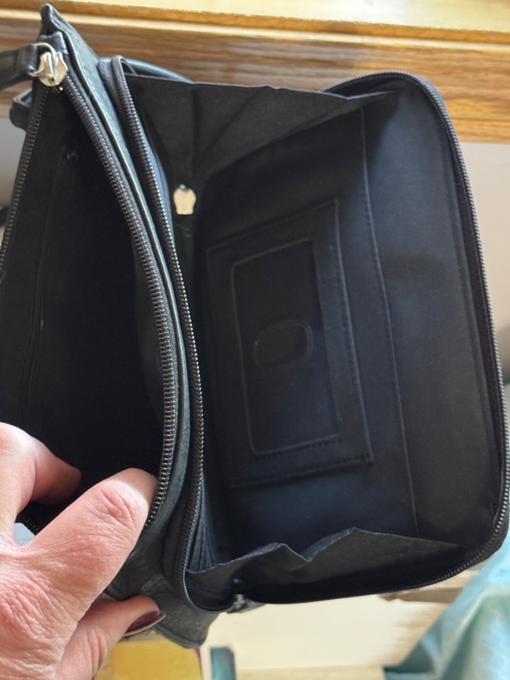 Fossil Black Pebbled Leather Messenger Crossbody - Picture 6 of 9